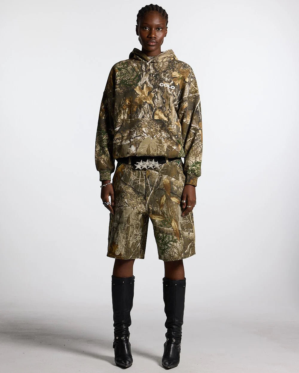 V1 CARPENTER SHORTS REALTREE