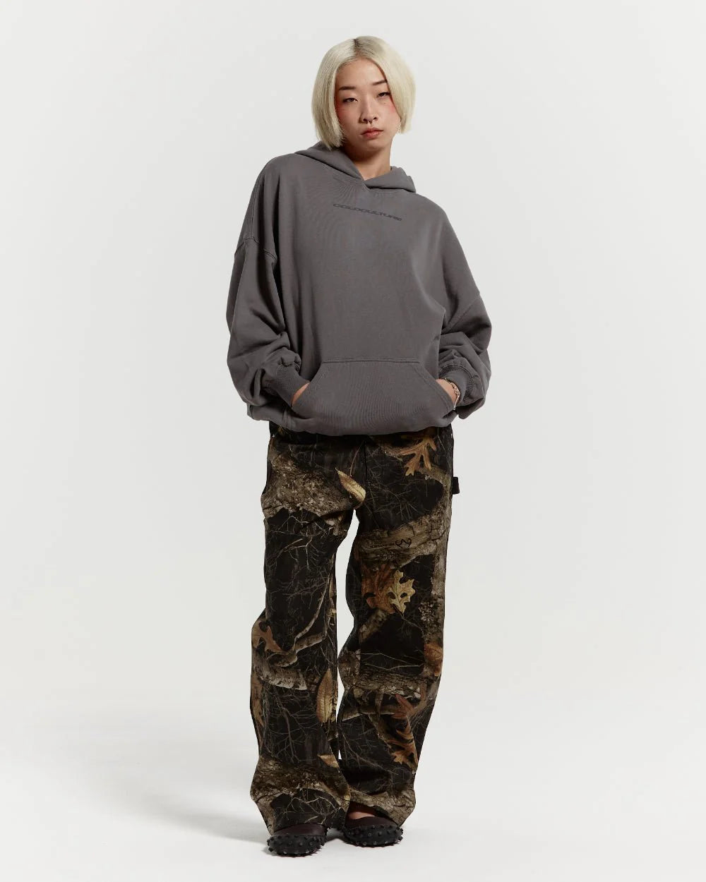 V1 CARPENTER PANTS REALTREE BLACK