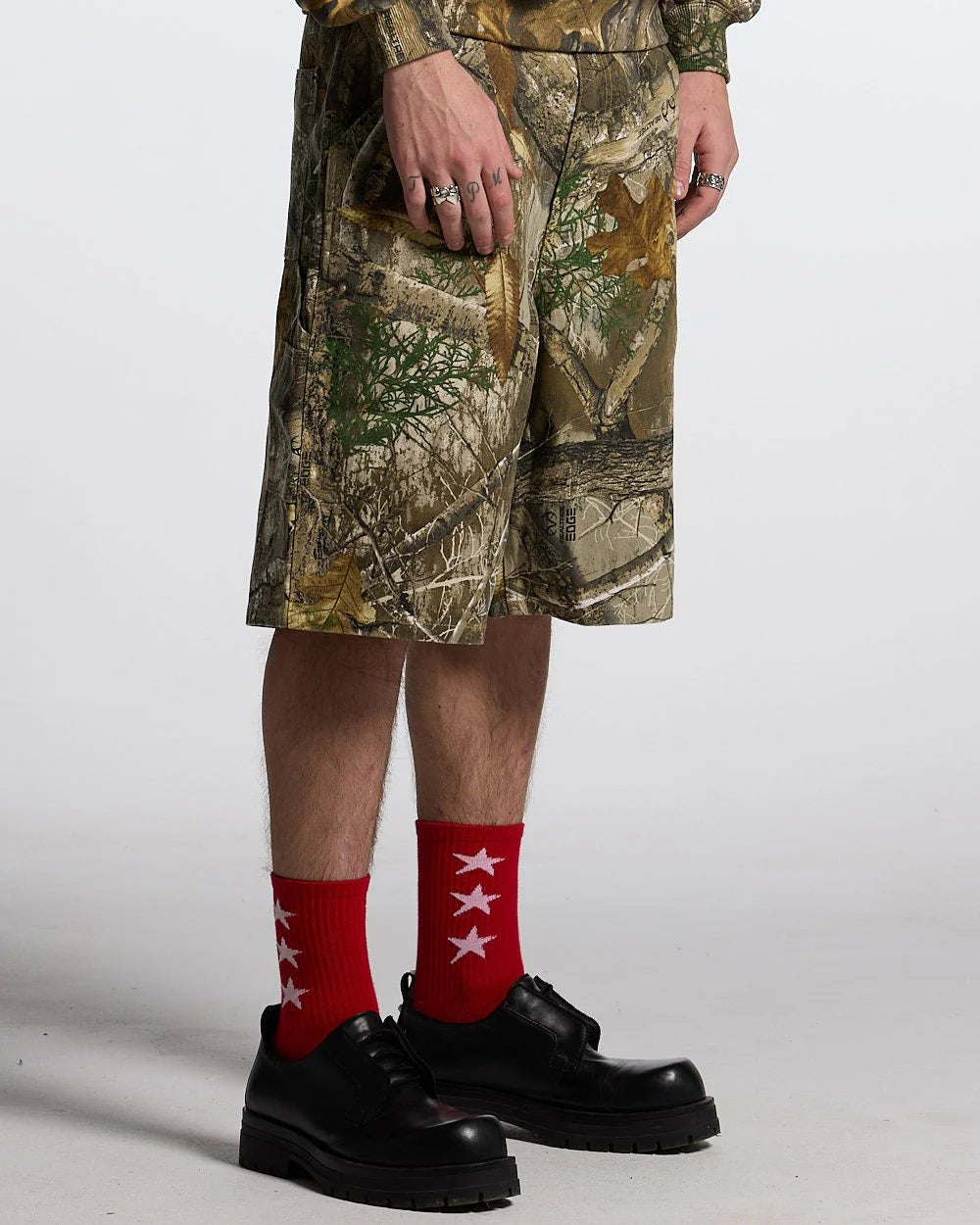 V1 CARPENTER SHORTS REALTREE