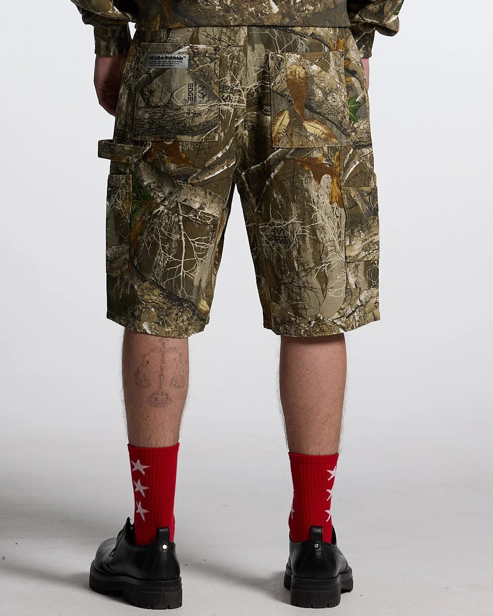 V1 CARPENTER SHORTS REALTREE